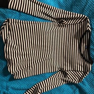 OLD NAVY LONG SLEEVE STRIPPED SHIRT